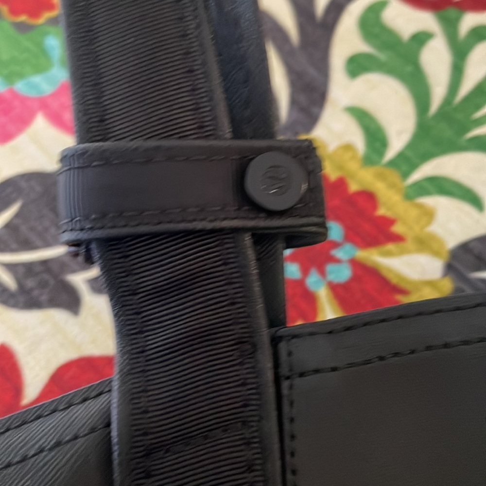 Lululemon Gym Tote - Picture 12 of 12